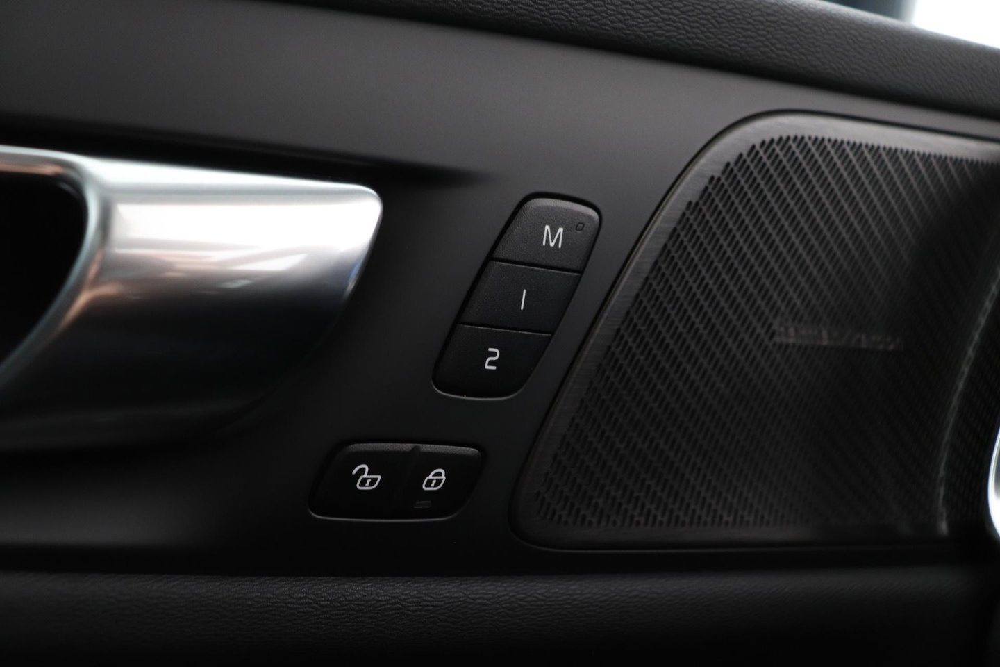 Volvo V60 T6 Plus Bright | Pilot Assist | Panoramadak | Harman/Kardon | BLIS | Keyless