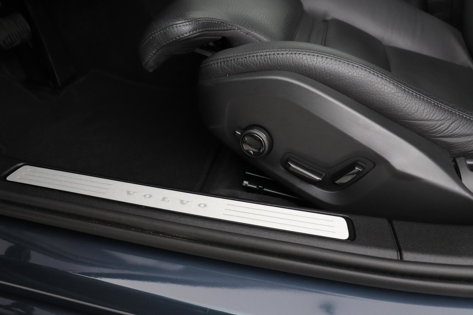 Volvo V60 T6 Plus Bright | Pilot Assist | Panoramadak | Harman/Kardon | BLIS | Keyless