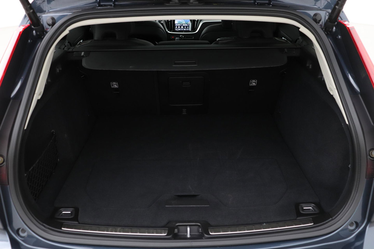Volvo V60 T6 Plus Bright | Pilot Assist | Panoramadak | Harman/Kardon | BLIS | Keyless