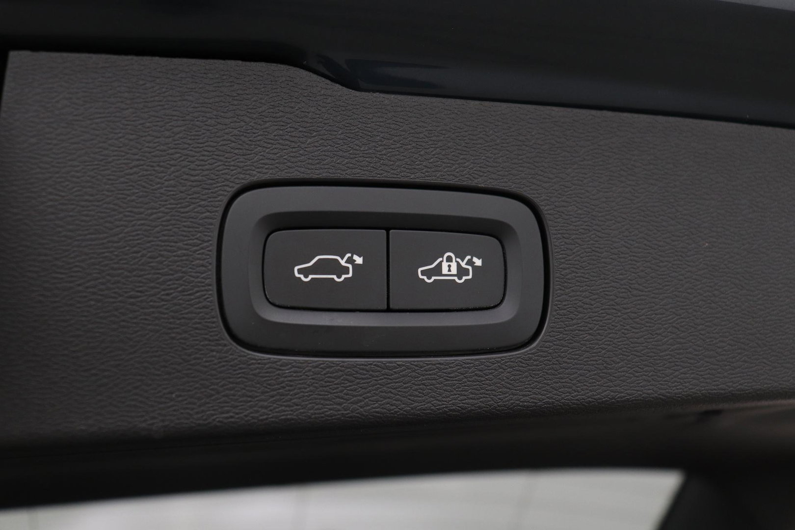Volvo V60 T6 Plus Bright | Pilot Assist | Panoramadak | Harman/Kardon | BLIS | Keyless