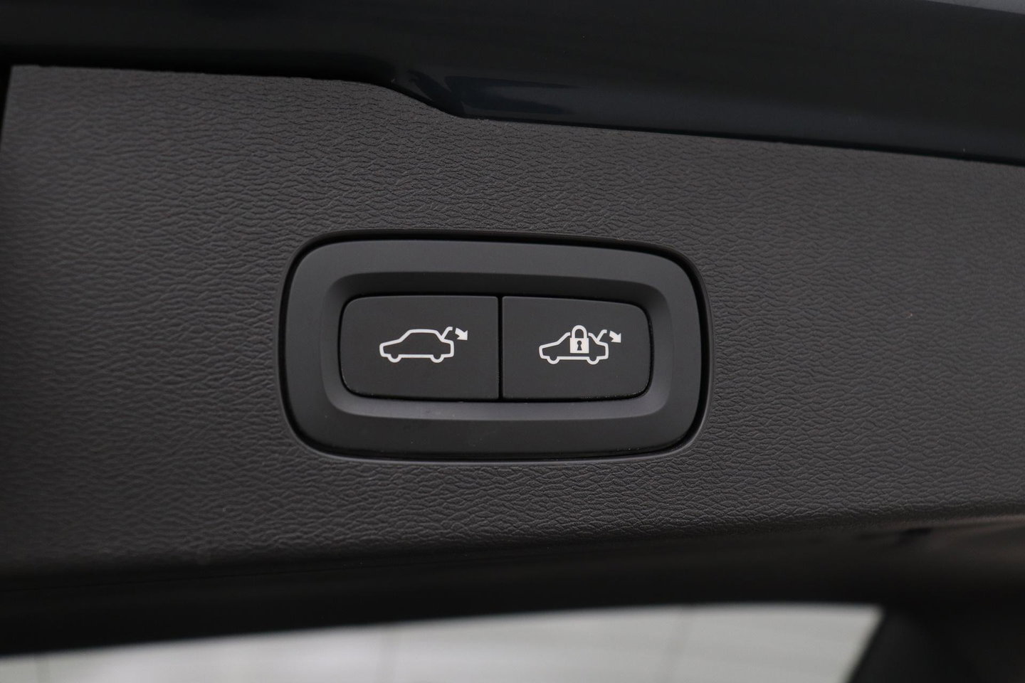 Volvo V60 T6 Plus Bright | Pilot Assist | Panoramadak | Harman/Kardon | BLIS | Keyless