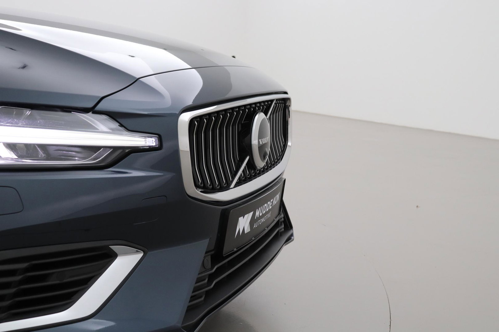 Volvo V60 T6 Plus Bright | Pilot Assist | Panoramadak | Harman/Kardon | BLIS | Keyless