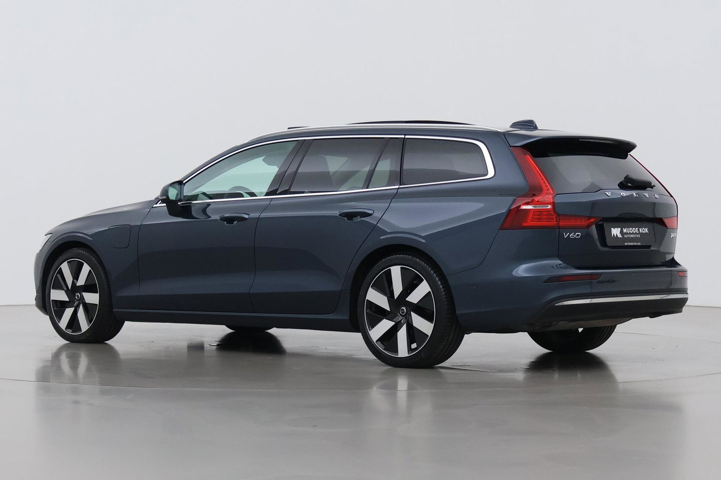 Volvo V60 T6 Plus Bright | Pilot Assist | Panoramadak | Harman/Kardon | BLIS | Keyless
