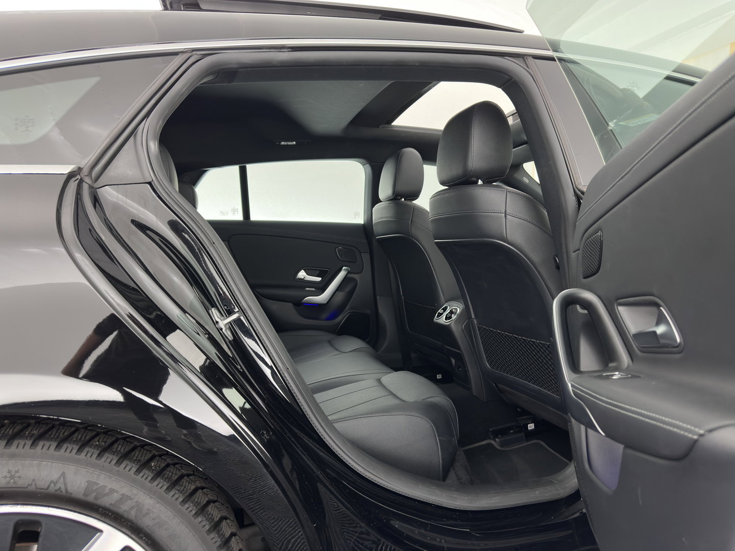 Mercedes-Benz CLA-Klasse Shooting Brake 180 Business Solution Luxury (INCL.BTW) Aut. *PANO | LEATHER | MULTIBEAM-LED | MEMORY-PACK | WIDESCREEN-COCKPIT | AMBIENT-LIGHT | HEATED-COMFORTSEATS | CAMERA | NAVI-FULLMAP | DAB+ | PRIVACY-GLASS | ECC | PDC | CRUISE |