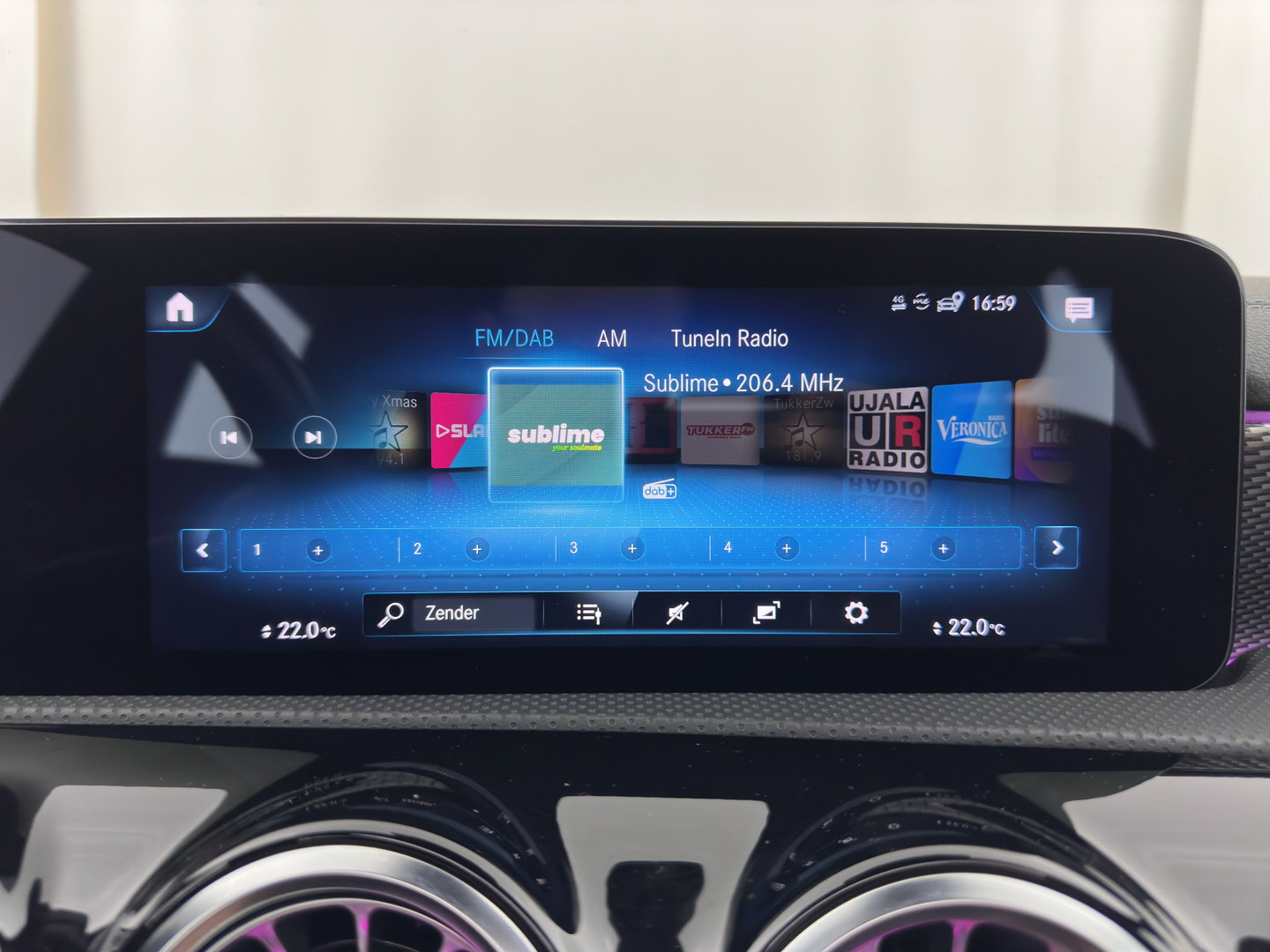 Mercedes-Benz CLA-Klasse Shooting Brake 180 Business Solution Luxury (INCL.BTW) Aut. *PANO | LEATHER | MULTIBEAM-LED | MEMORY-PACK | WIDESCREEN-COCKPIT | AMBIENT-LIGHT | HEATED-COMFORTSEATS | CAMERA | NAVI-FULLMAP | DAB+ | PRIVACY-GLASS | ECC | PDC | CRUISE |