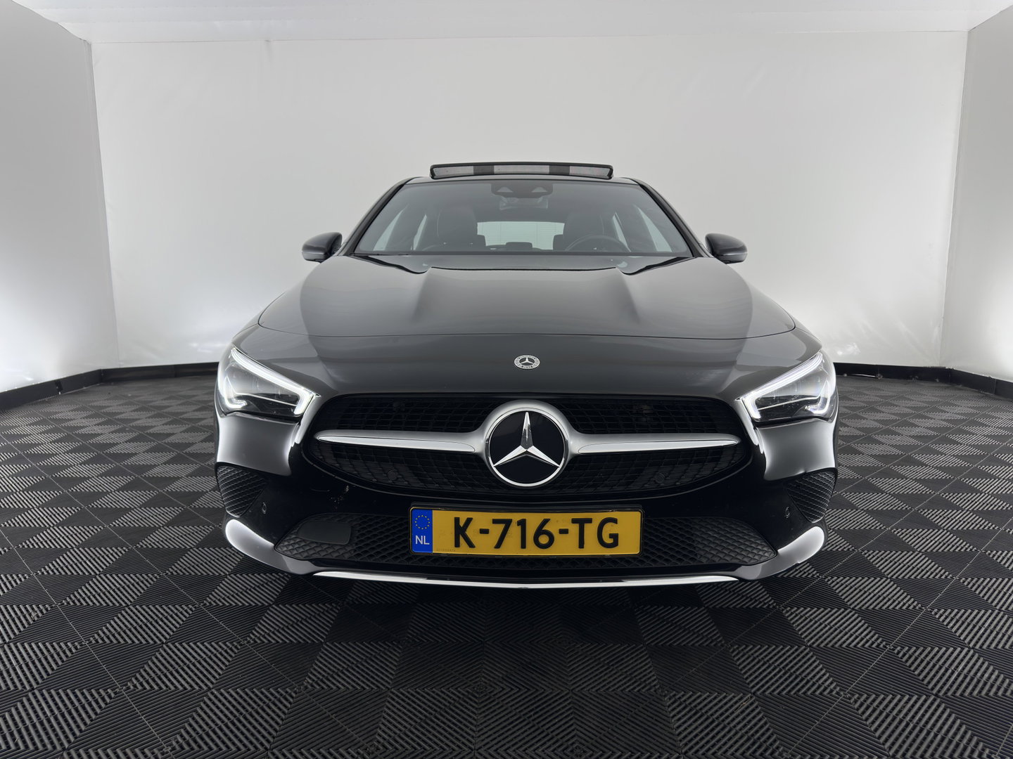 Mercedes-Benz CLA-Klasse Shooting Brake 180 Business Solution Luxury (INCL.BTW) Aut. *PANO | LEATHER | MULTIBEAM-LED | MEMORY-PACK | WIDESCREEN-COCKPIT | AMBIENT-LIGHT | HEATED-COMFORTSEATS | CAMERA | NAVI-FULLMAP | DAB+ | PRIVACY-GLASS | ECC | PDC | CRUISE |