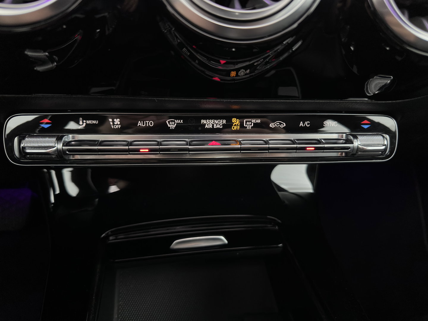 Mercedes-Benz CLA-Klasse Shooting Brake 180 Business Solution Luxury (INCL.BTW) Aut. *PANO | LEATHER | MULTIBEAM-LED | MEMORY-PACK | WIDESCREEN-COCKPIT | AMBIENT-LIGHT | HEATED-COMFORTSEATS | CAMERA | NAVI-FULLMAP | DAB+ | PRIVACY-GLASS | ECC | PDC | CRUISE |