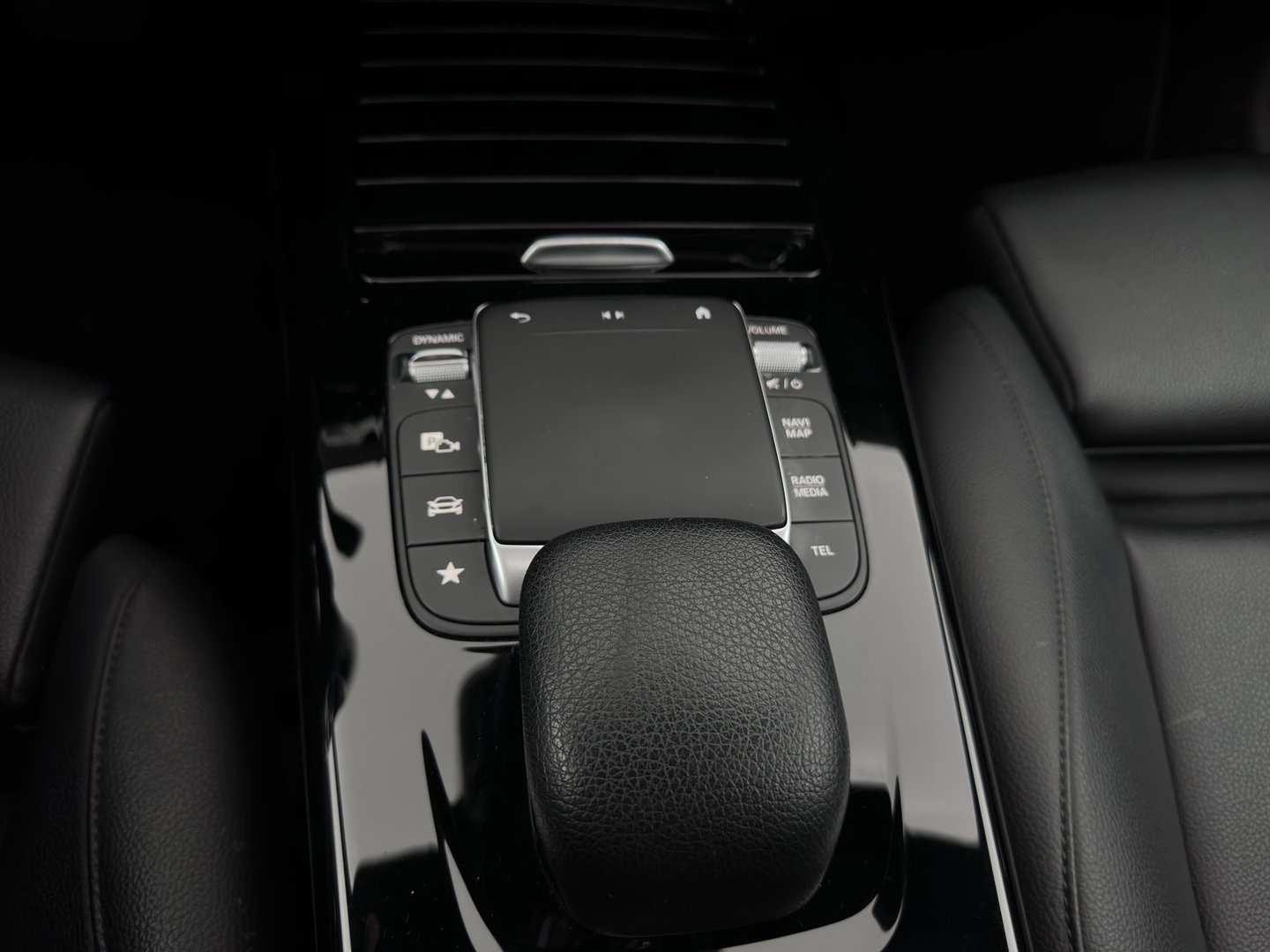 Mercedes-Benz CLA-Klasse Shooting Brake 180 Business Solution Luxury (INCL.BTW) Aut. *PANO | LEATHER | MULTIBEAM-LED | MEMORY-PACK | WIDESCREEN-COCKPIT | AMBIENT-LIGHT | HEATED-COMFORTSEATS | CAMERA | NAVI-FULLMAP | DAB+ | PRIVACY-GLASS | ECC | PDC | CRUISE |