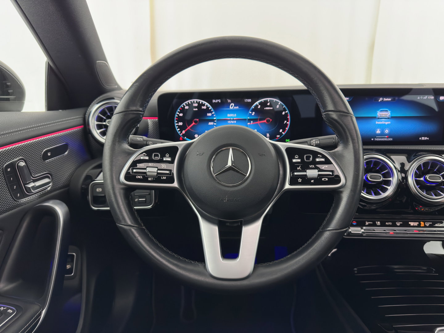 Mercedes-Benz CLA-Klasse Shooting Brake 180 Business Solution Luxury (INCL.BTW) Aut. *PANO | LEATHER | MULTIBEAM-LED | MEMORY-PACK | WIDESCREEN-COCKPIT | AMBIENT-LIGHT | HEATED-COMFORTSEATS | CAMERA | NAVI-FULLMAP | DAB+ | PRIVACY-GLASS | ECC | PDC | CRUISE |