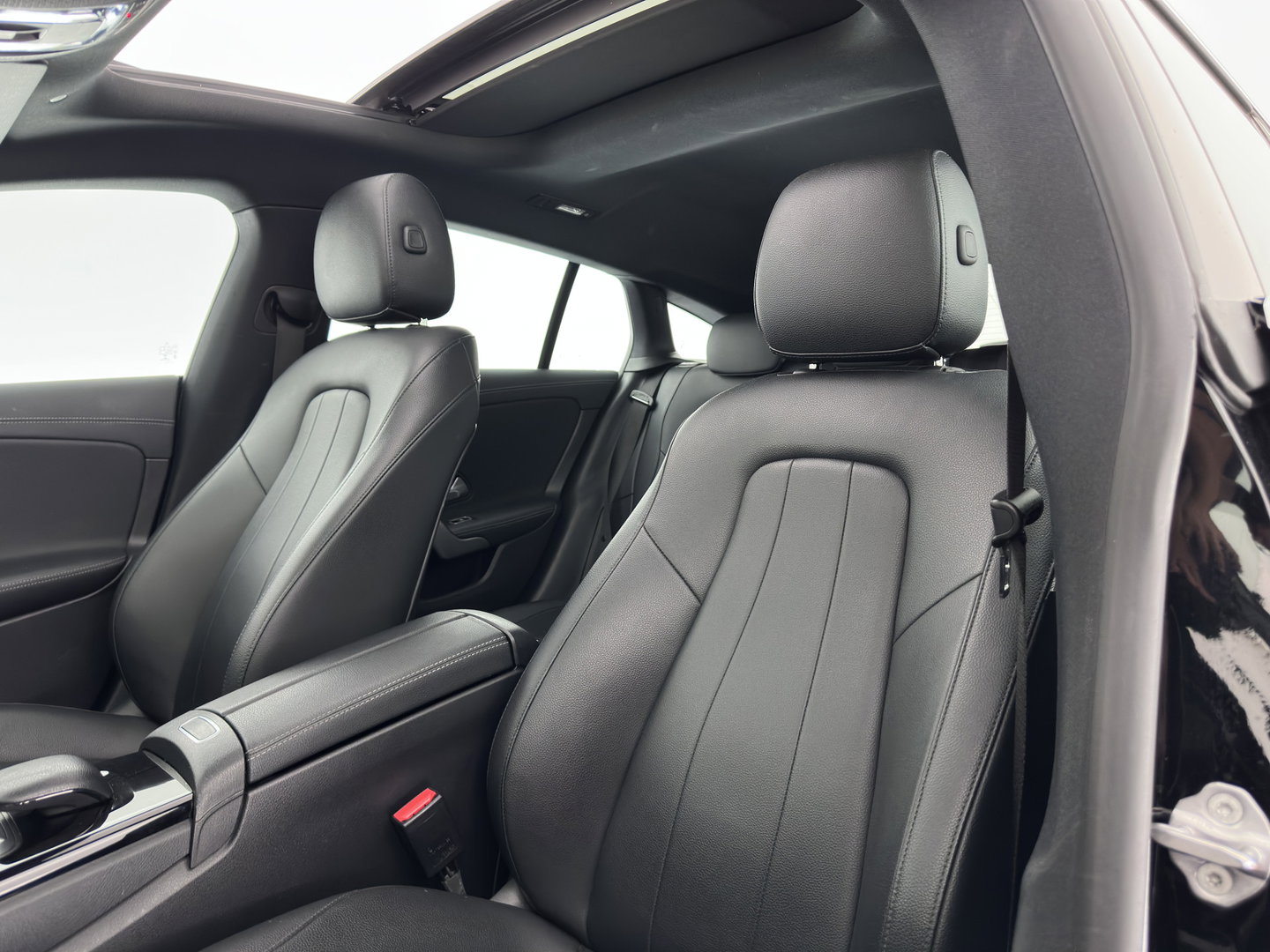 Mercedes-Benz CLA-Klasse Shooting Brake 180 Business Solution Luxury (INCL.BTW) Aut. *PANO | LEATHER | MULTIBEAM-LED | MEMORY-PACK | WIDESCREEN-COCKPIT | AMBIENT-LIGHT | HEATED-COMFORTSEATS | CAMERA | NAVI-FULLMAP | DAB+ | PRIVACY-GLASS | ECC | PDC | CRUISE |