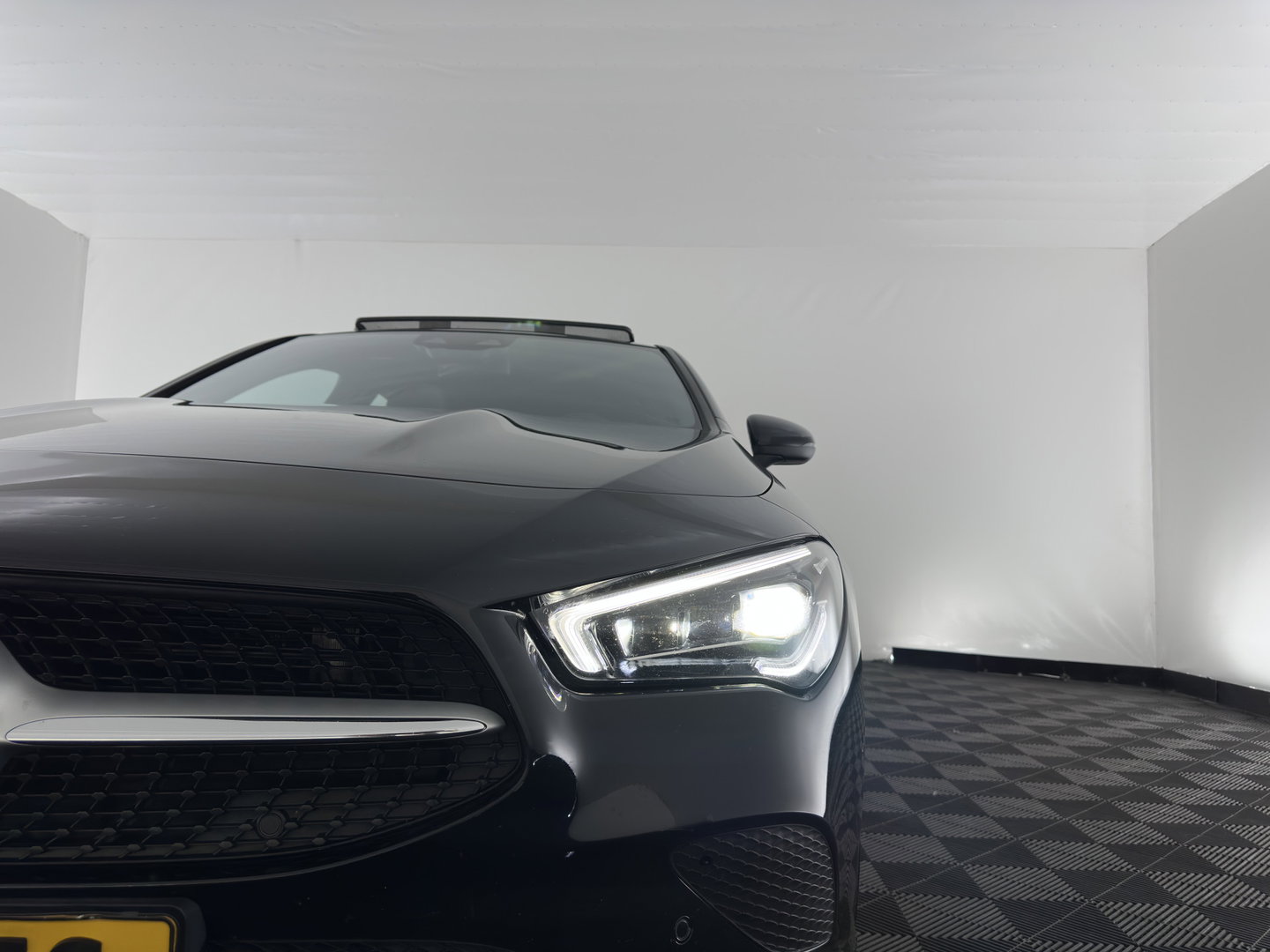 Mercedes-Benz CLA-Klasse Shooting Brake 180 Business Solution Luxury (INCL.BTW) Aut. *PANO | LEATHER | MULTIBEAM-LED | MEMORY-PACK | WIDESCREEN-COCKPIT | AMBIENT-LIGHT | HEATED-COMFORTSEATS | CAMERA | NAVI-FULLMAP | DAB+ | PRIVACY-GLASS | ECC | PDC | CRUISE |