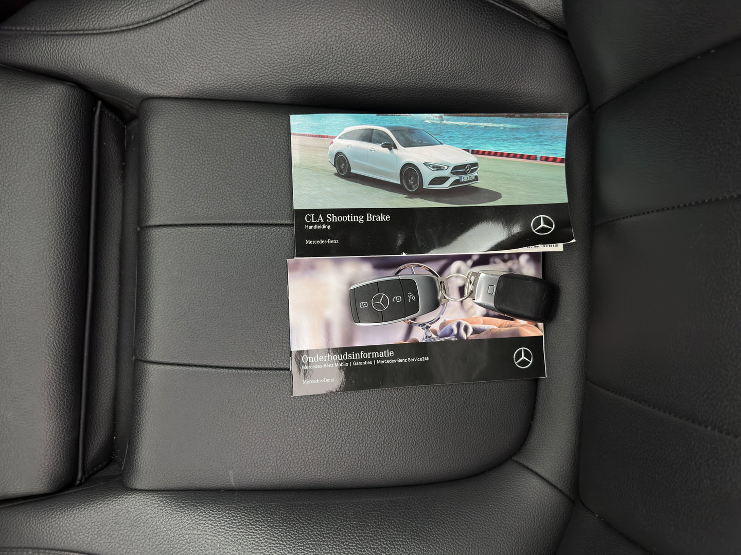 Mercedes-Benz CLA-Klasse Shooting Brake 180 Business Solution Luxury (INCL.BTW) Aut. *PANO | LEATHER | MULTIBEAM-LED | MEMORY-PACK | WIDESCREEN-COCKPIT | AMBIENT-LIGHT | HEATED-COMFORTSEATS | CAMERA | NAVI-FULLMAP | DAB+ | PRIVACY-GLASS | ECC | PDC | CRUISE |