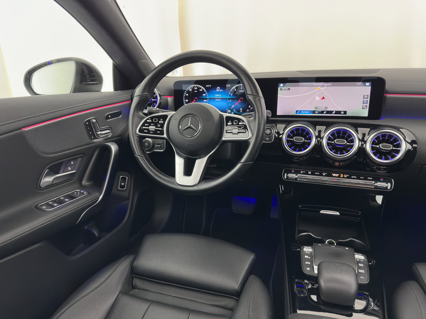 Mercedes-Benz CLA-Klasse Shooting Brake 180 Business Solution Luxury (INCL.BTW) Aut. *PANO | LEATHER | MULTIBEAM-LED | MEMORY-PACK | WIDESCREEN-COCKPIT | AMBIENT-LIGHT | HEATED-COMFORTSEATS | CAMERA | NAVI-FULLMAP | DAB+ | PRIVACY-GLASS | ECC | PDC | CRUISE |
