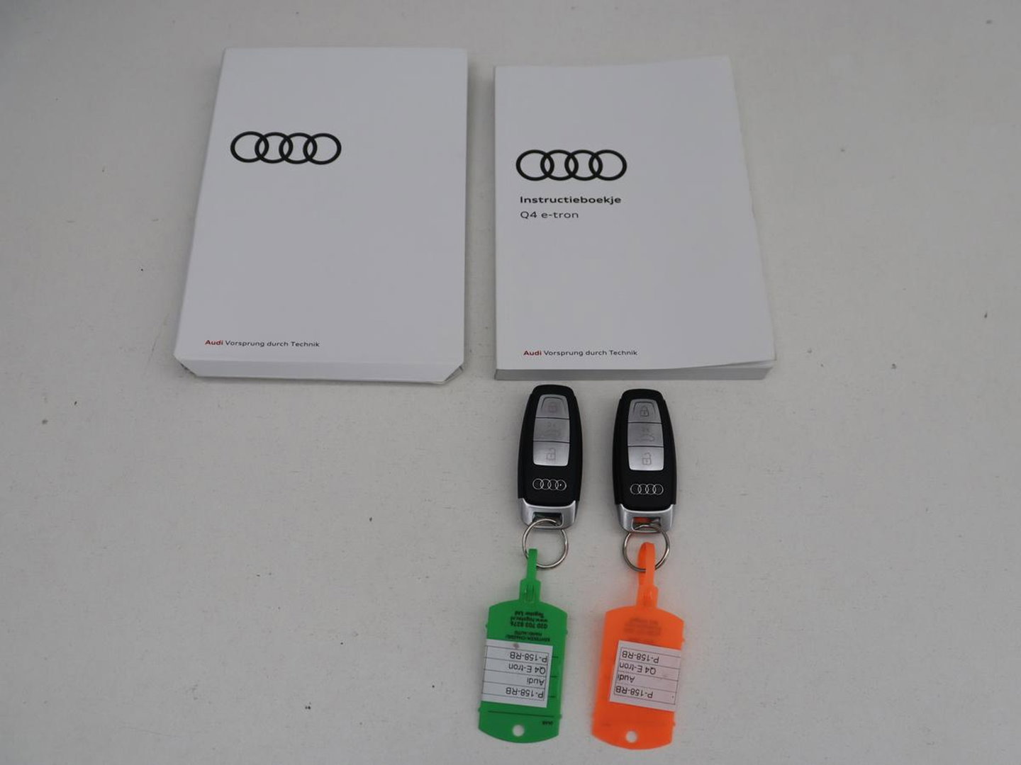 Audi Q4 e-tron 40 S edition 77 kWh | SOH 96% | Camera | Stoelverwarming | Keyless Entry | Apple Carplay | LED | S-Line |