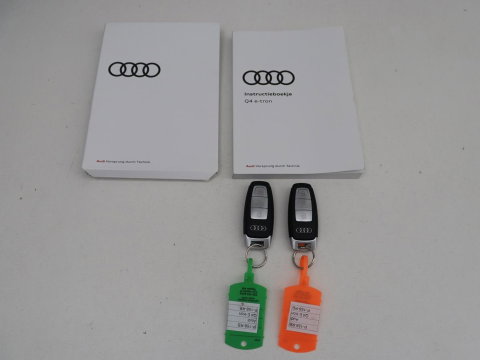 Audi Q4 e-tron 40 S edition 77 kWh | SOH 96% | Camera | Stoelverwarming | Keyless Entry | Apple Carplay | LED | S-Line |