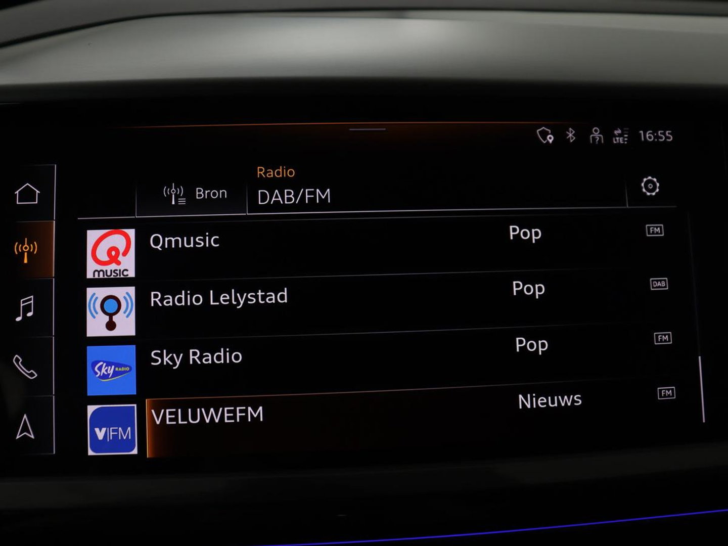 Audi Q4 e-tron 40 S edition 77 kWh | SOH 96% | Camera | Stoelverwarming | Keyless Entry | Apple Carplay | LED | S-Line |