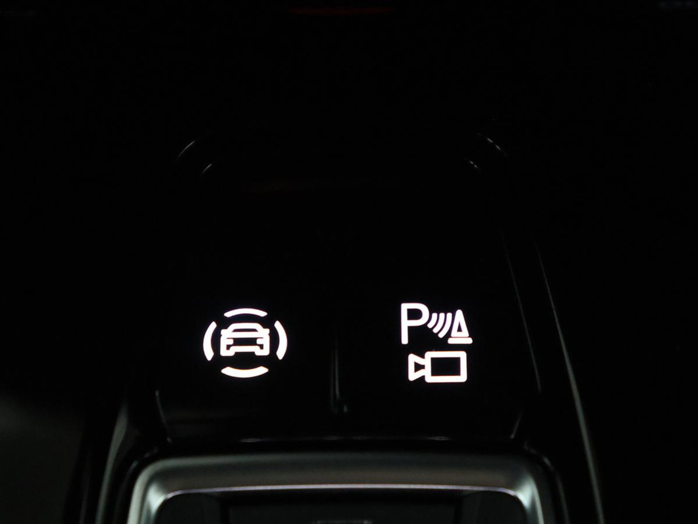 Audi Q4 e-tron 40 S edition 77 kWh | SOH 96% | Camera | Stoelverwarming | Keyless Entry | Apple Carplay | LED | S-Line |