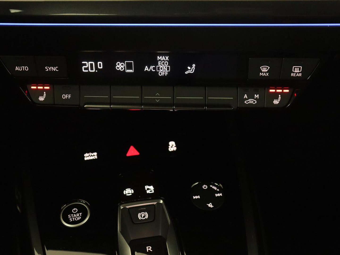 Audi Q4 e-tron 40 S edition 77 kWh | SOH 96% | Camera | Stoelverwarming | Keyless Entry | Apple Carplay | LED | S-Line |