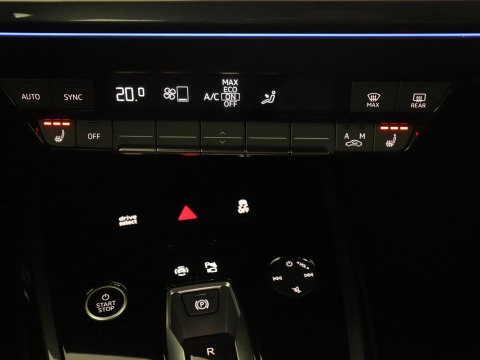 Audi Q4 e-tron 40 S edition 77 kWh | SOH 96% | Camera | Stoelverwarming | Keyless Entry | Apple Carplay | LED | S-Line |