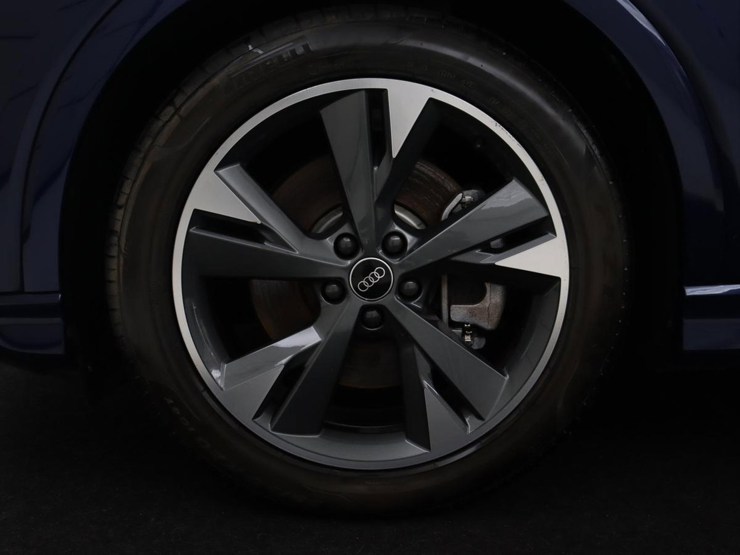 Audi Q4 e-tron 40 S edition 77 kWh | SOH 96% | Camera | Stoelverwarming | Keyless Entry | Apple Carplay | LED | S-Line |