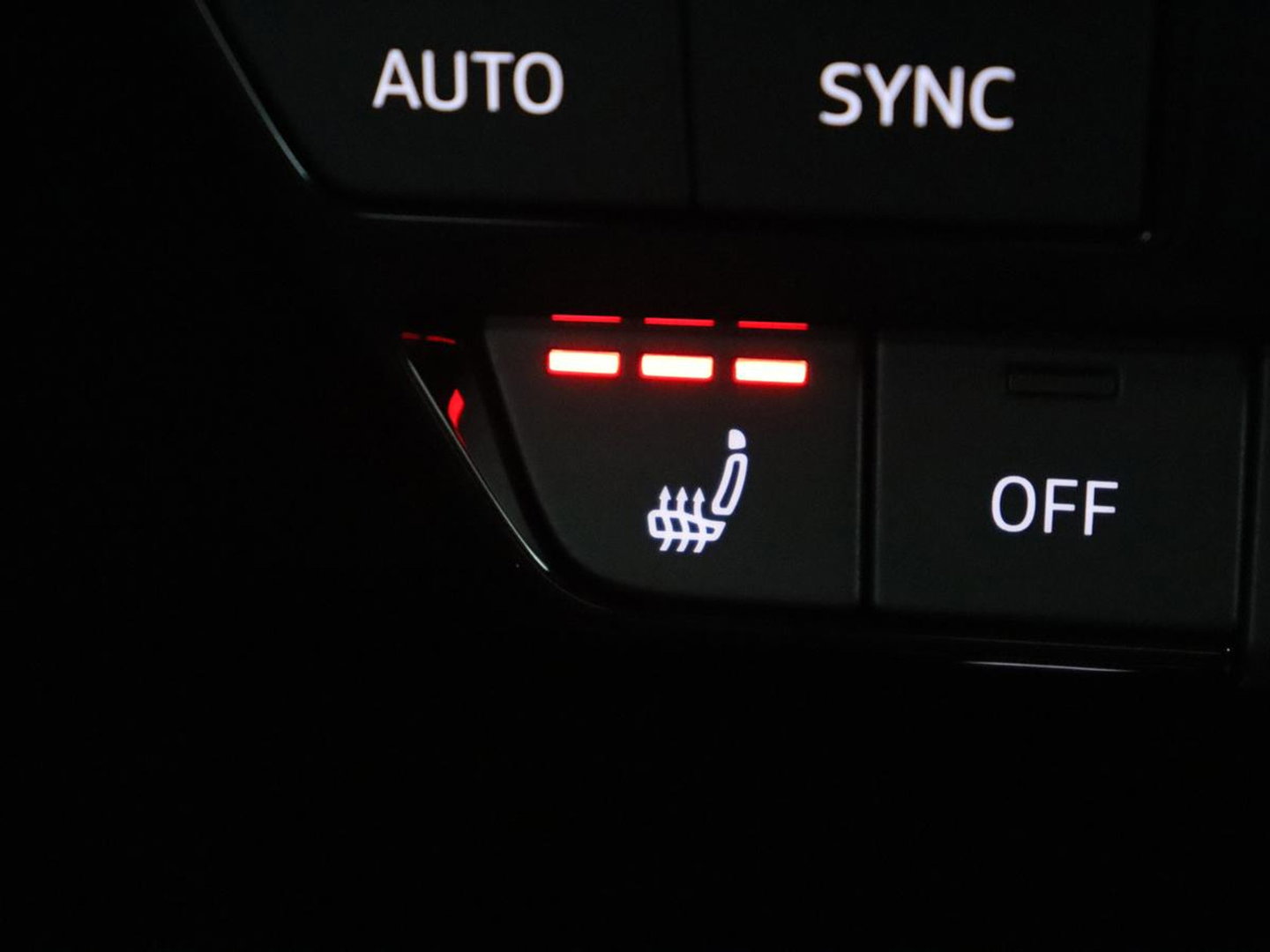 Audi Q4 e-tron 40 S edition 77 kWh | SOH 96% | Camera | Stoelverwarming | Keyless Entry | Apple Carplay | LED | S-Line |