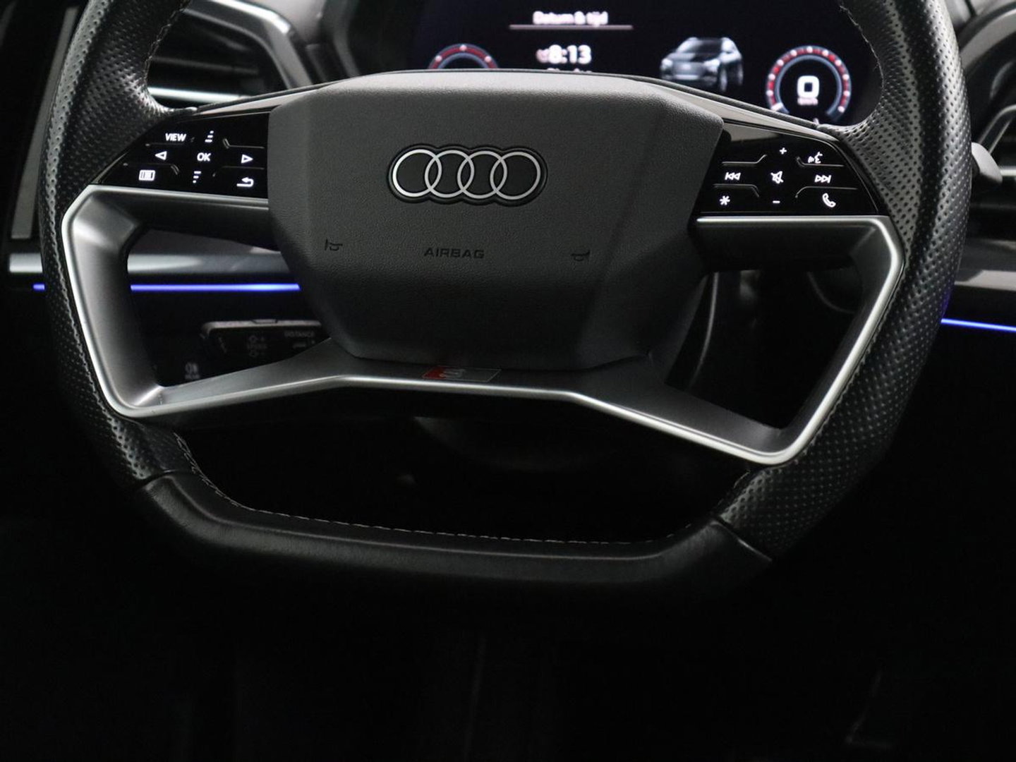 Audi Q4 e-tron 40 S edition 77 kWh | SOH 96% | Camera | Stoelverwarming | Keyless Entry | Apple Carplay | LED | S-Line |