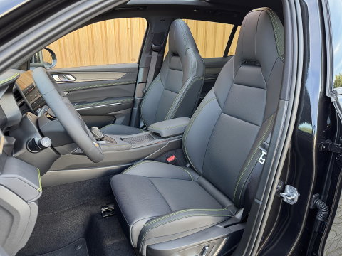 Lynk & Co 01 1.5 More | Panoramadak | Leder | 360° Camera | 20" Lichtmetaal | Infinity | Sfeerverlichting | Stuurverwarming | Stoelverwarming | Elektrische Bestuurdersstoel | Apple Carplay | Android Auto |