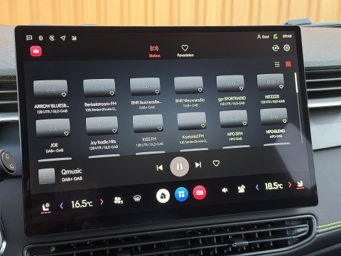 Lynk & Co 01 1.5 More | Panoramadak | Leder | 360° Camera | 20" Lichtmetaal | Infinity | Sfeerverlichting | Stuurverwarming | Stoelverwarming | Elektrische Bestuurdersstoel | Apple Carplay | Android Auto |