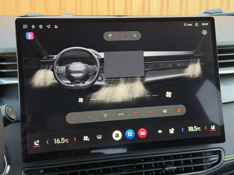 Lynk & Co 01 1.5 More | Panoramadak | Leder | 360° Camera | 20" Lichtmetaal | Infinity | Sfeerverlichting | Stuurverwarming | Stoelverwarming | Elektrische Bestuurdersstoel | Apple Carplay | Android Auto |