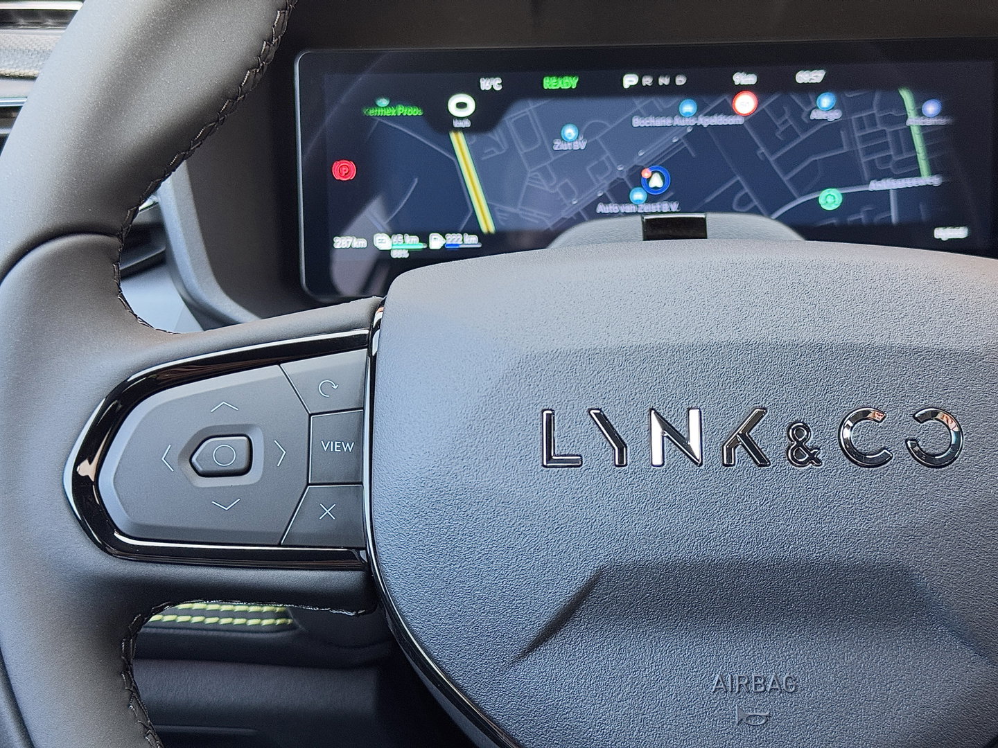 Lynk & Co 01 1.5 More | Panoramadak | Leder | 360° Camera | 20" Lichtmetaal | Infinity | Sfeerverlichting | Stuurverwarming | Stoelverwarming | Elektrische Bestuurdersstoel | Apple Carplay | Android Auto |