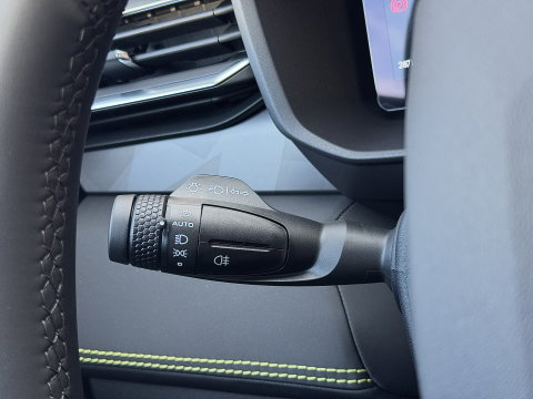 Lynk & Co 01 1.5 More | Panoramadak | Leder | 360° Camera | 20" Lichtmetaal | Infinity | Sfeerverlichting | Stuurverwarming | Stoelverwarming | Elektrische Bestuurdersstoel | Apple Carplay | Android Auto |