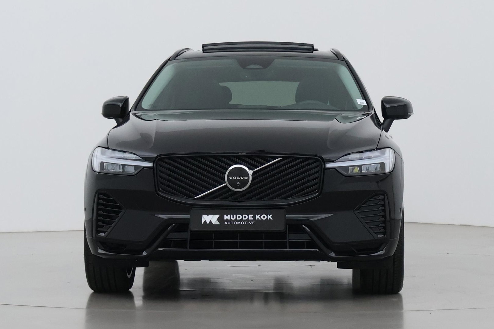 Volvo XC60 T8 Ultra Dark | Luchtvering | Harman/Kardon | Panoramadak | 360° Camera | Head-Up | Stoel+Stuurverwarming | ACC
