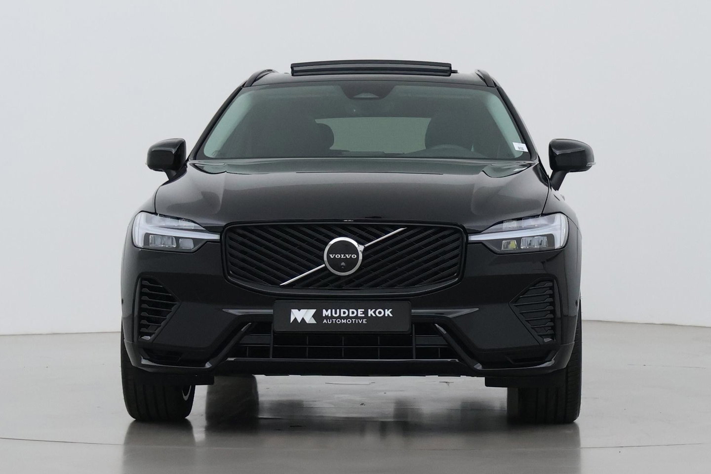 Volvo XC60 T8 Ultra Dark | Luchtvering | Harman/Kardon | Panoramadak | 360° Camera | Head-Up | Stoel+Stuurverwarming | ACC