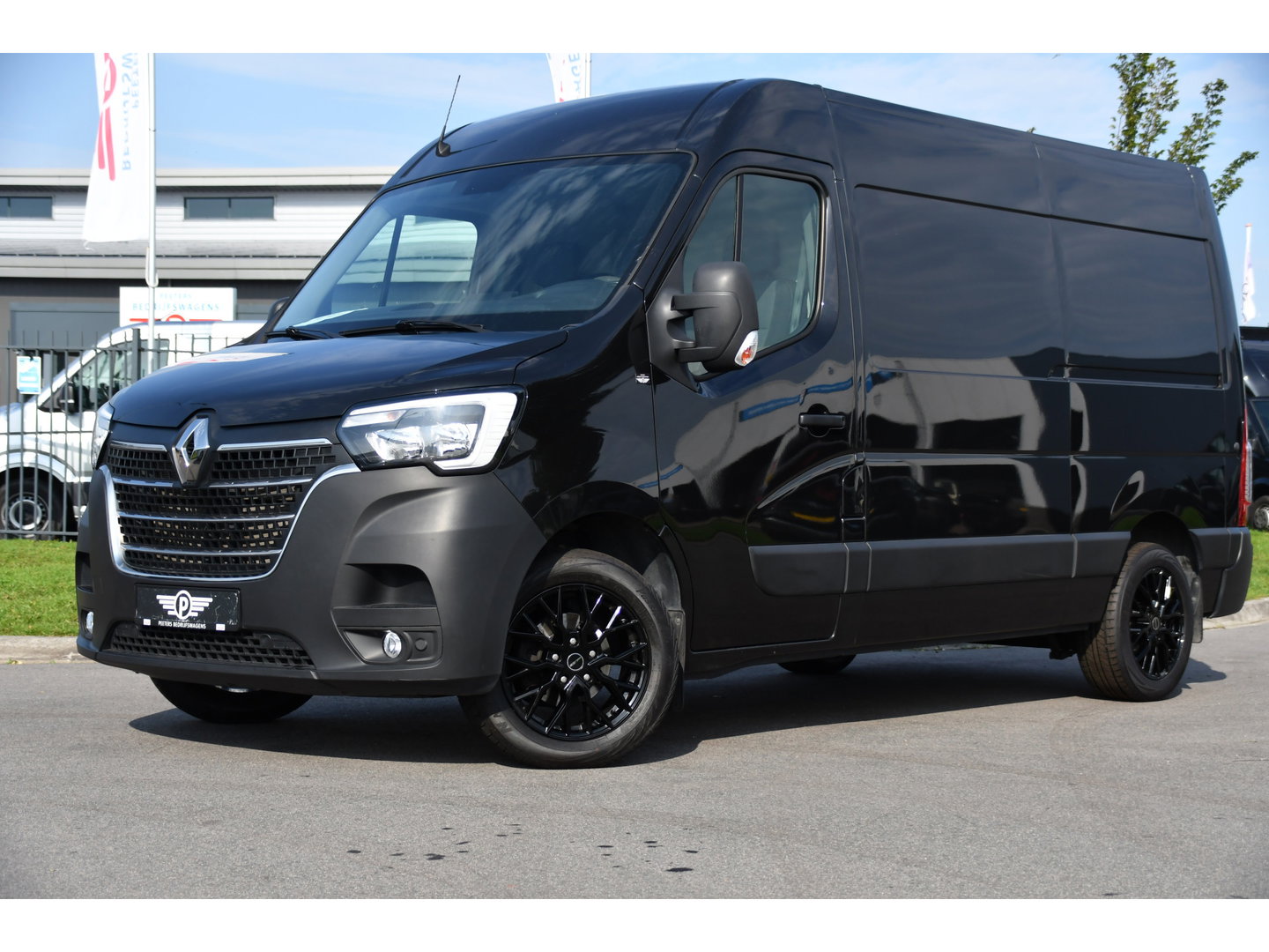 Renault Master T33 2.3 dCi 135 L2H2 Camera, Cruise, LED, Multimedia, Trekhaak, 135pk, NAVI, Betimmering, Uniek!