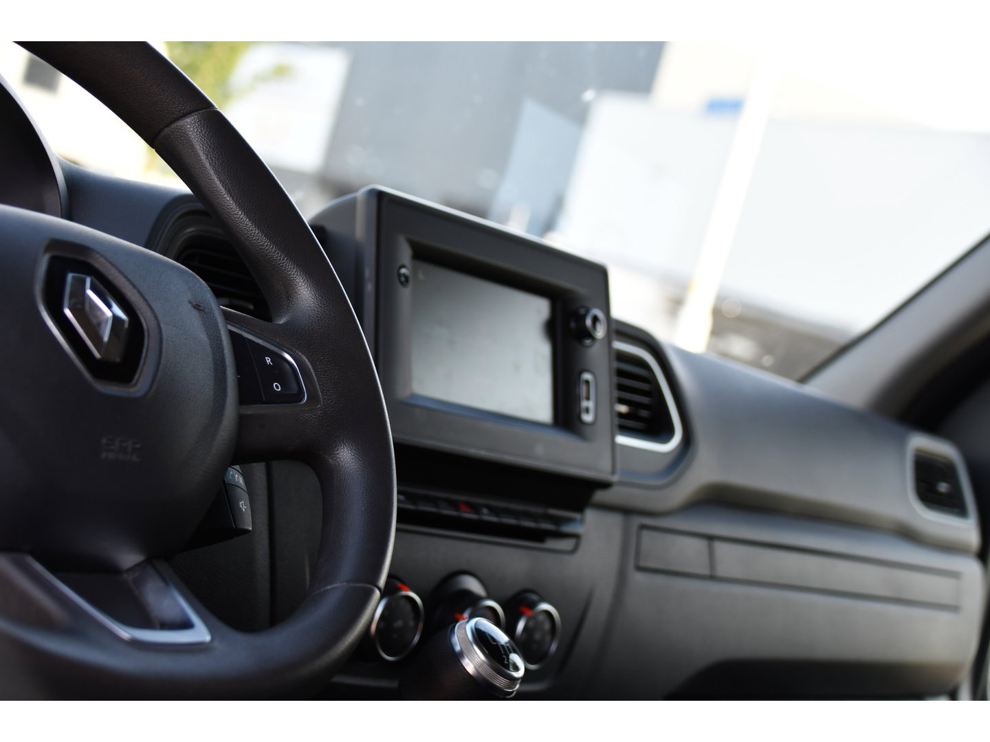 Renault Master T33 2.3 dCi 135 L2H2 Camera, Cruise, LED, Multimedia, Trekhaak, 135pk, NAVI, Betimmering, Uniek!