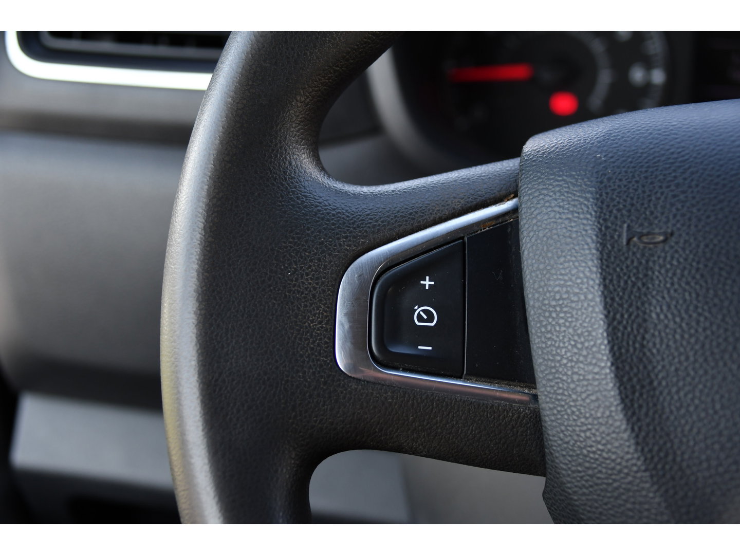 Renault Master T33 2.3 dCi 135 L2H2 Camera, Cruise, LED, Multimedia, Trekhaak, 135pk, NAVI, Betimmering, Uniek!