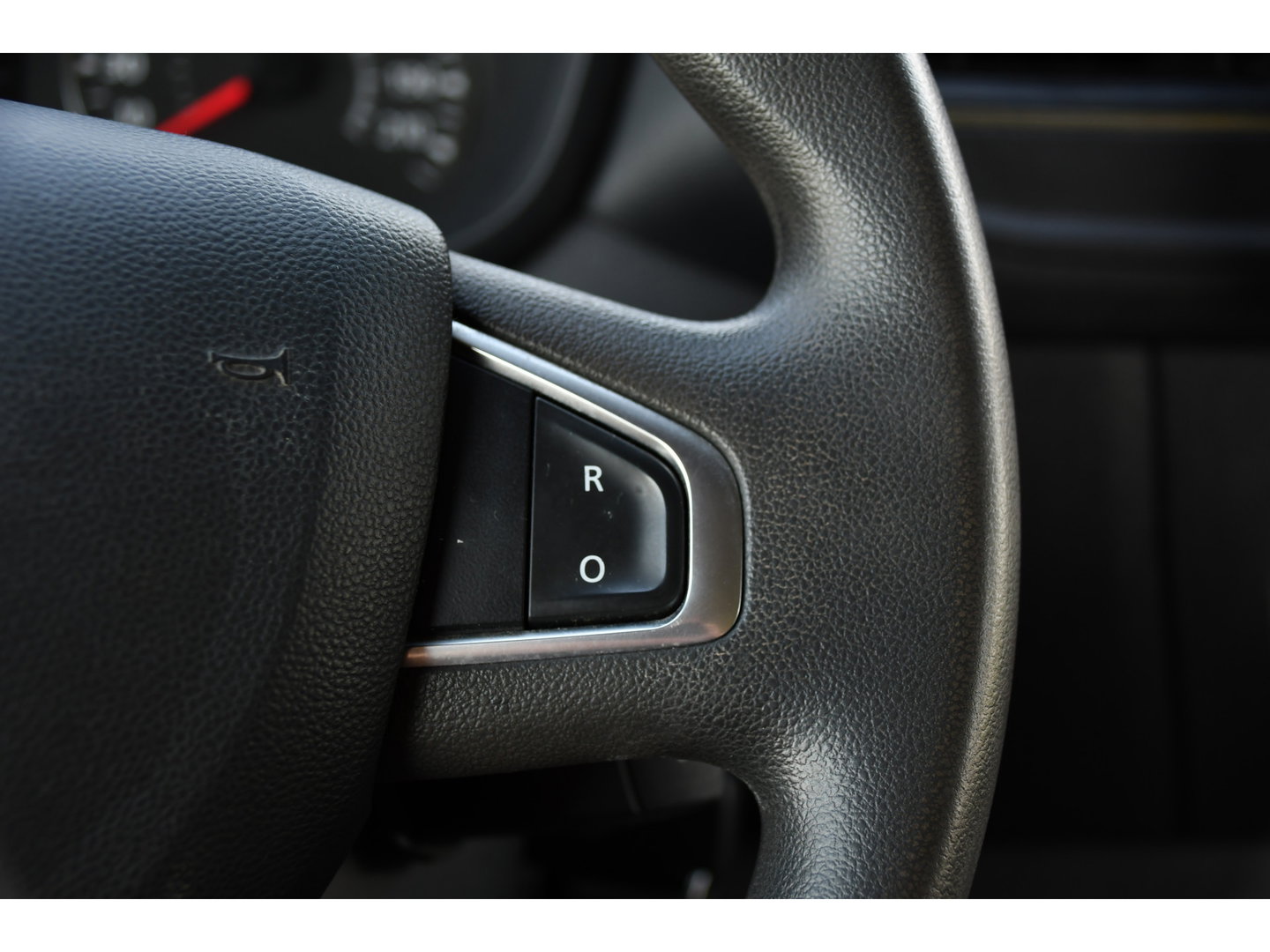 Renault Master T33 2.3 dCi 135 L2H2 Camera, Cruise, LED, Multimedia, Trekhaak, 135pk, NAVI, Betimmering, Uniek!