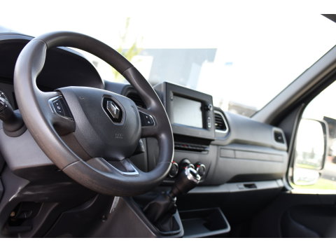 Renault Master T33 2.3 dCi 135 L2H2 Camera, Cruise, LED, Multimedia, Trekhaak, 135pk, NAVI, Betimmering, Uniek!