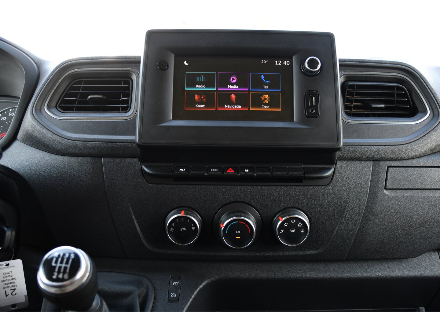 Renault Master T33 2.3 dCi 135 L2H2 Camera, Cruise, LED, Multimedia, Trekhaak, 135pk, NAVI, Betimmering, Uniek!