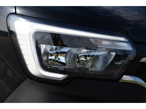 Renault Master T33 2.3 dCi 135 L2H2 Camera, Cruise, LED, Multimedia, Trekhaak, 135pk, NAVI, Betimmering, Uniek!