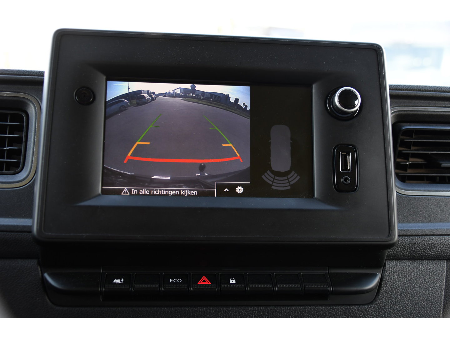 Renault Master T33 2.3 dCi 135 L2H2 Camera, Cruise, LED, Multimedia, Trekhaak, 135pk, NAVI, Betimmering, Uniek!