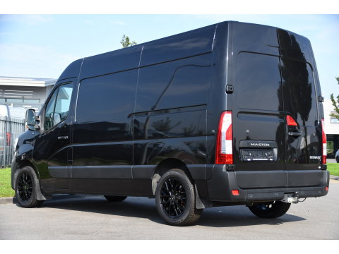 Renault Master T33 2.3 dCi 135 L2H2 Camera, Cruise, LED, Multimedia, Trekhaak, 135pk, NAVI, Betimmering, Uniek!