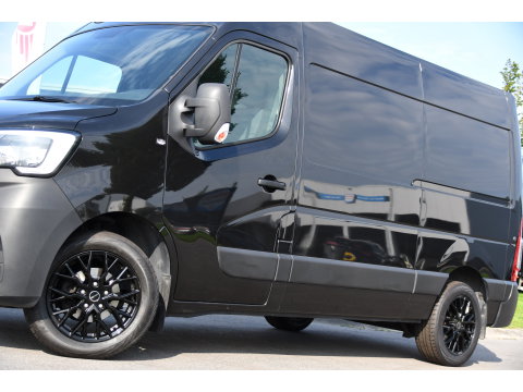 Renault Master T33 2.3 dCi 135 L2H2 Camera, Cruise, LED, Multimedia, Trekhaak, 135pk, NAVI, Betimmering, Uniek!