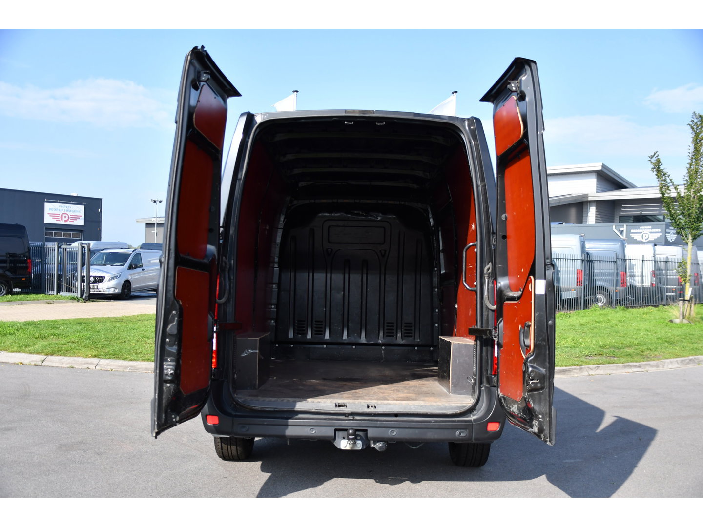 Renault Master T33 2.3 dCi 135 L2H2 Camera, Cruise, LED, Multimedia, Trekhaak, 135pk, NAVI, Betimmering, Uniek!