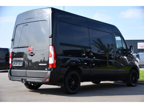 Renault Master T33 2.3 dCi 135 L2H2 Camera, Cruise, LED, Multimedia, Trekhaak, 135pk, NAVI, Betimmering, Uniek!