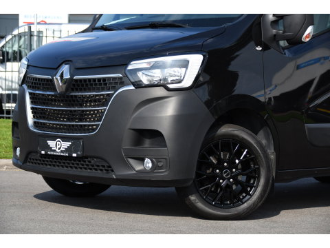Renault Master T33 2.3 dCi 135 L2H2 Camera, Cruise, LED, Multimedia, Trekhaak, 135pk, NAVI, Betimmering, Uniek!