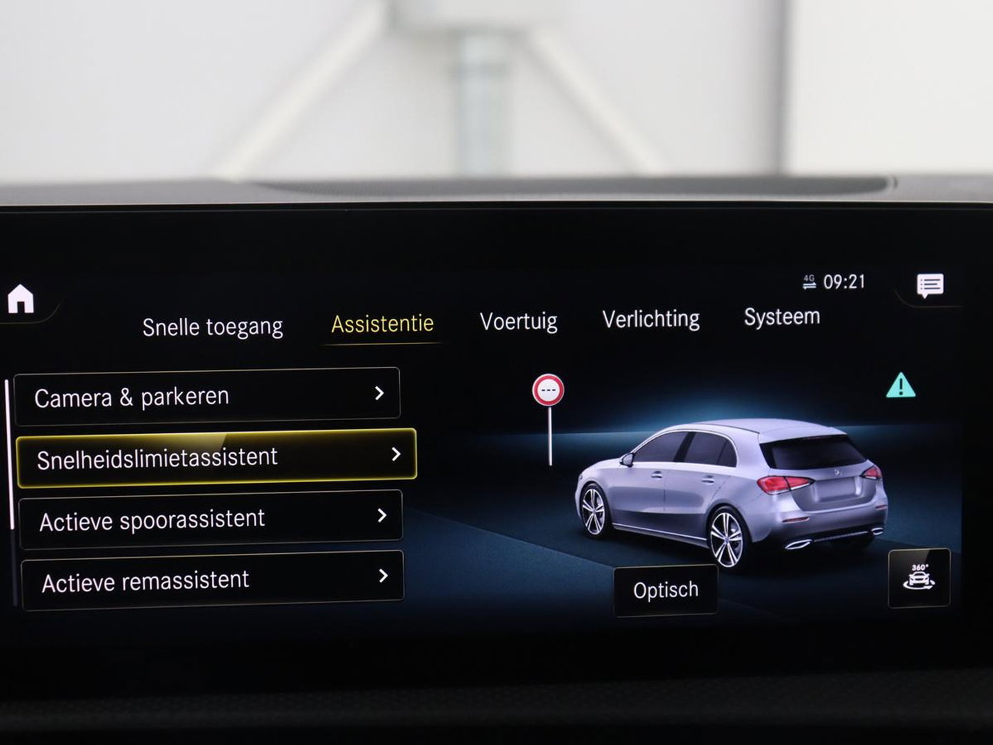 Mercedes-Benz A-Klasse 180 Business Solution AMG | Apple Carplay | LED | Navigatie | Stoelverwarming |