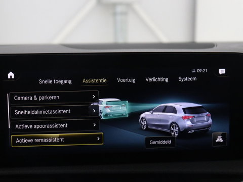 Mercedes-Benz A-Klasse 180 Business Solution AMG | Apple Carplay | LED | Navigatie | Stoelverwarming |