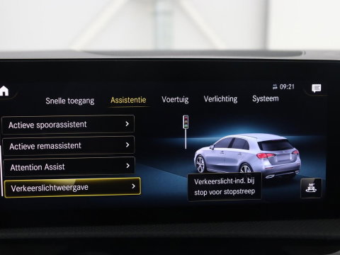 Mercedes-Benz A-Klasse 180 Business Solution AMG | Apple Carplay | LED | Navigatie | Stoelverwarming |