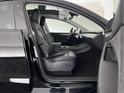 Tesla Model Y Long Range AWD 75 kWh (3-Fase-11kW) {SoH-87%} (INCL-BTW) Aut. *PANO | AUTO-PILOT | LEATHER | NAVI-FULLMAP | MATRIX-LED | KEYLESS | CAMERA | DAB+ | HEATED-COMFORTSEATS | PRIVACYGLASS | TOPVIEW | 20''ALU*